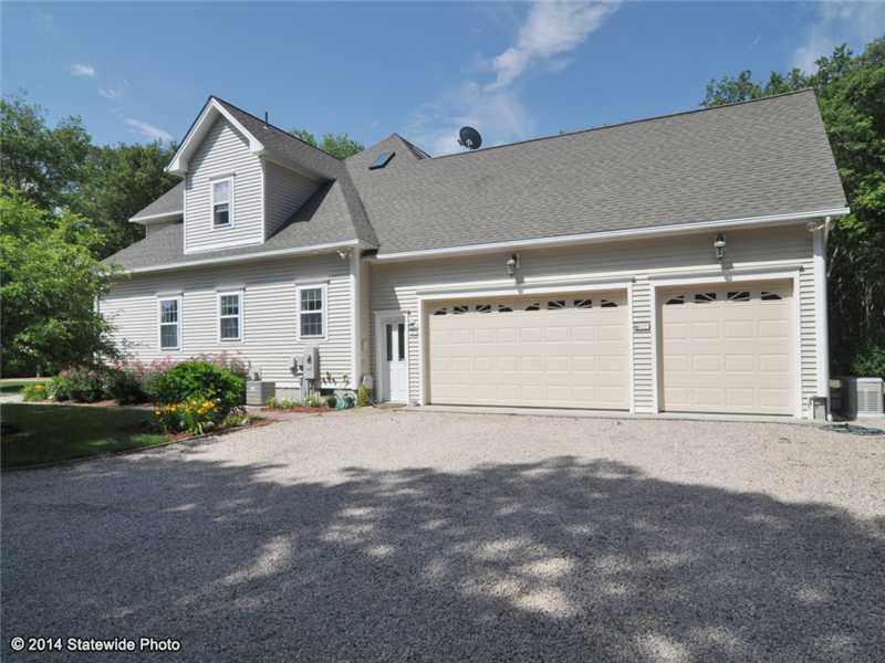 149 South Pier Road Narragansett, RI 02882 - Photo 14 of 25 Parking Lot/Garage.