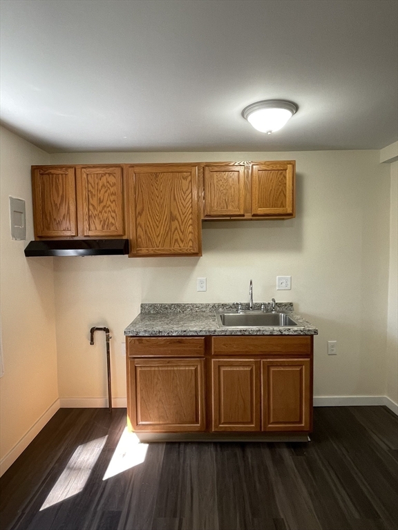20-24 Baldwin Street Springfield, MA 01104 - Photo 10 of 37 Gallery Image 10