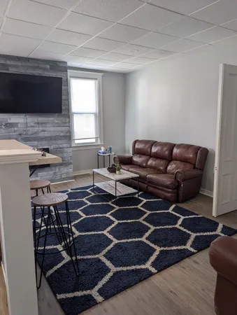 $1,200 | 1401 Bluff Street, Peru, IL 61354