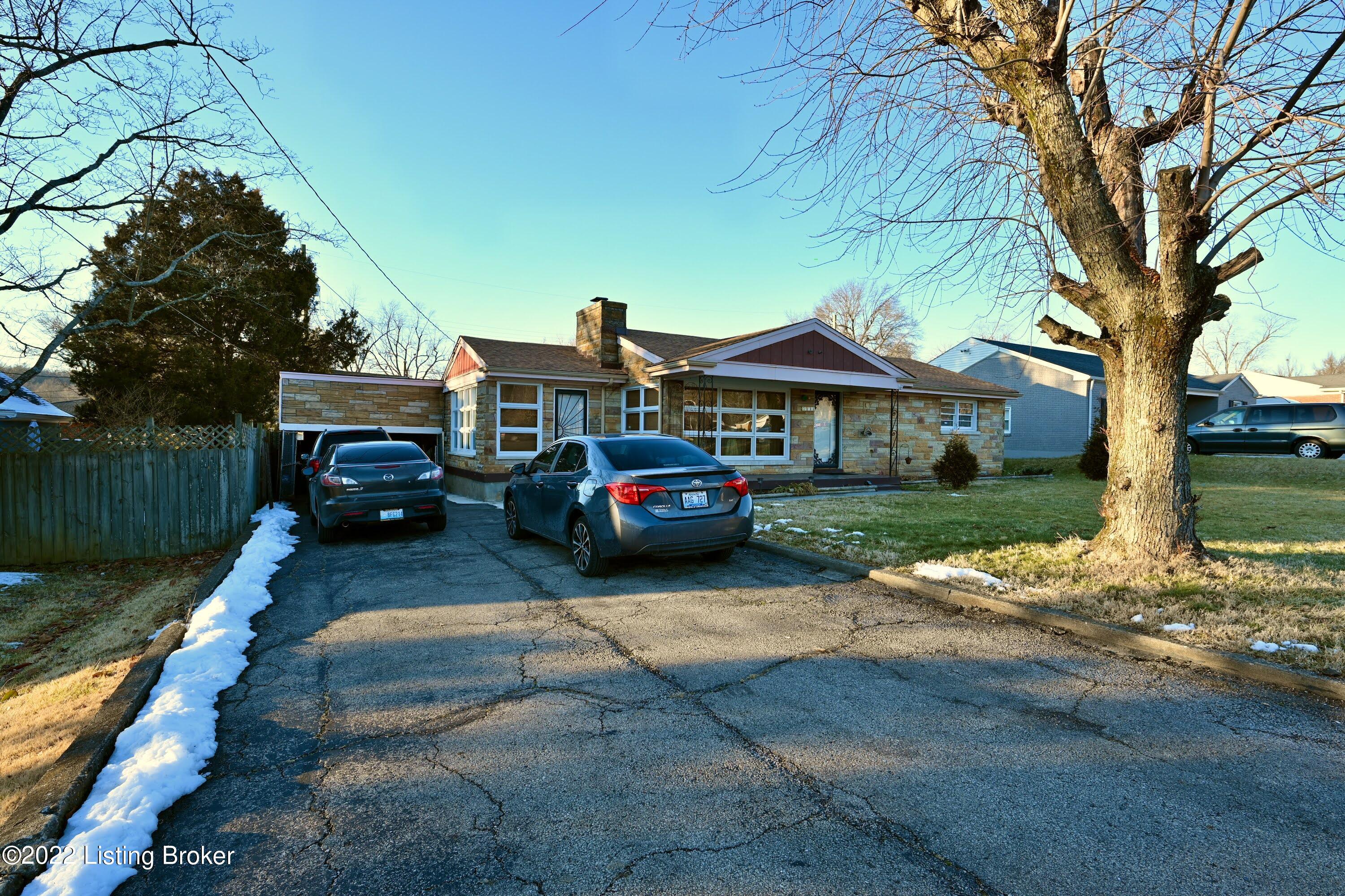 7114 Manslick Road Louisville, KY 40214 - Photo 3 of 37 DSC_0175