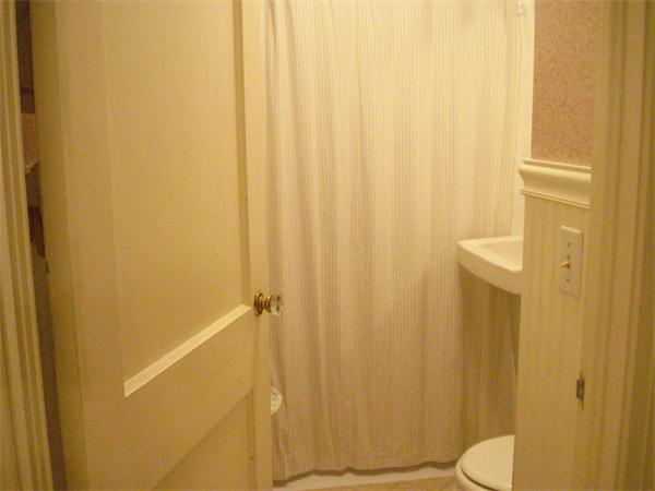 176 Emerson Street Springfield, MA 01118 - Photo 8 of 10