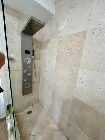 $549,770 | 5401 Collins Avenue, Unit 514, Miami Beach, FL 33140