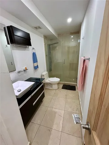 $549,770 | 5401 Collins Avenue, Unit 514, Miami Beach, FL 33140