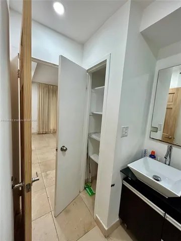 $549,770 | 5401 Collins Avenue, Unit 514, Miami Beach, FL 33140