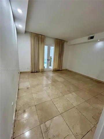 $549,770 | 5401 Collins Avenue, Unit 514, Miami Beach, FL 33140