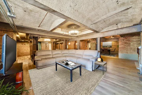 $3,000 | 117 South Lombard Avenue, Unit G, Oak Park, IL 60302