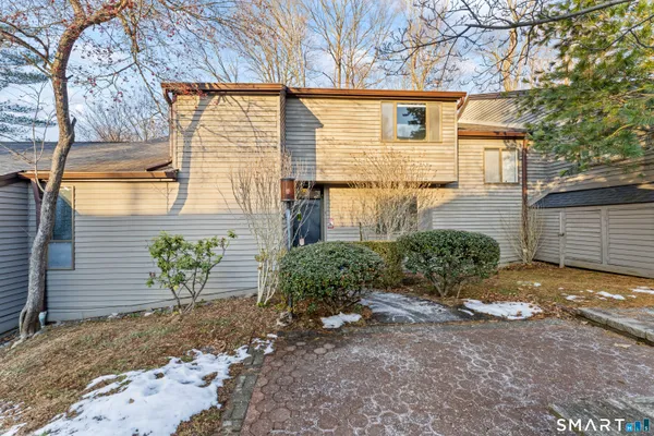 $310,000 | 4 Heather Court, Unit 4, Woodbury, CT 06798