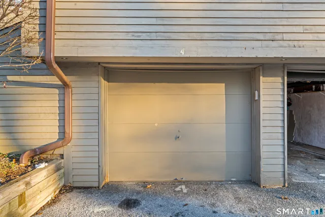 $310,000 | 4 Heather Court, Unit 4, Woodbury, CT 06798