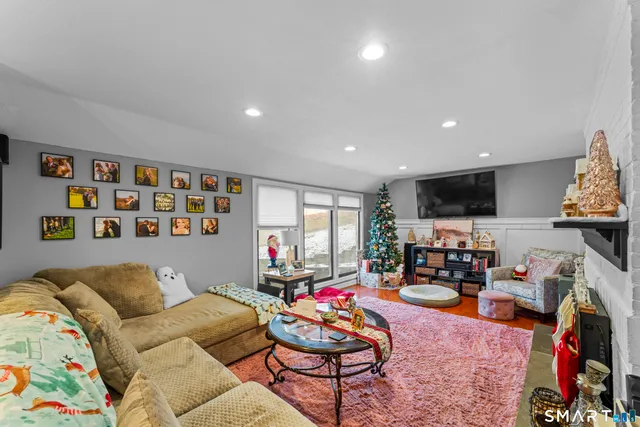 $310,000 | 4 Heather Court, Unit 4, Woodbury, CT 06798