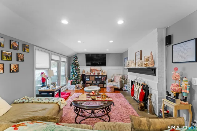 $310,000 | 4 Heather Court, Unit 4, Woodbury, CT 06798