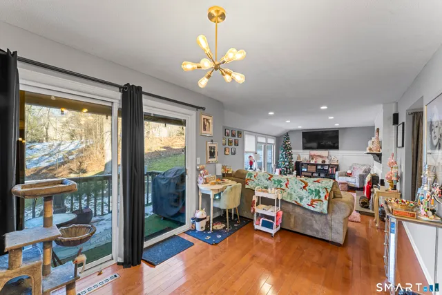 $310,000 | 4 Heather Court, Unit 4, Woodbury, CT 06798