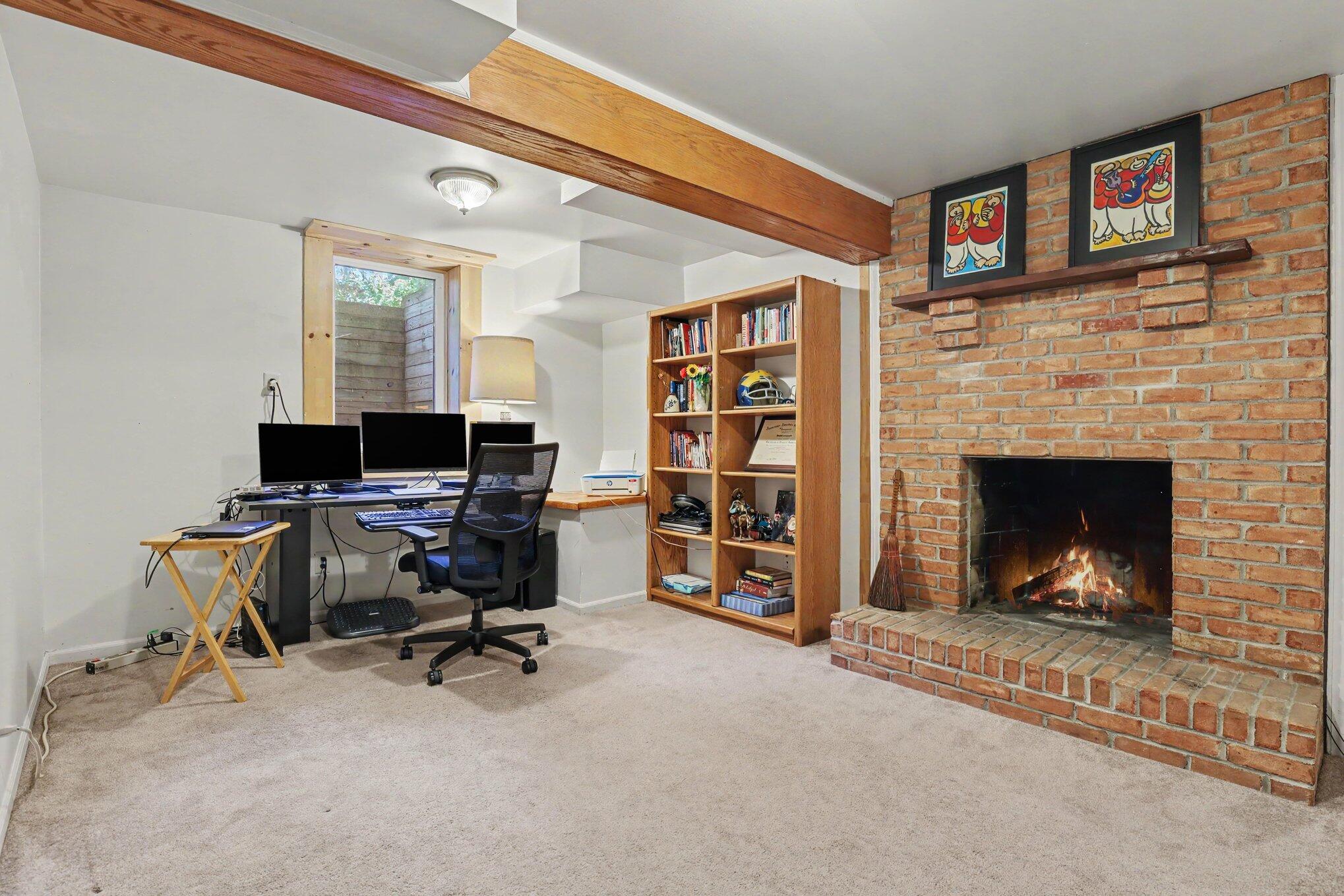 1653 Ridgeview Street Southeast Grand Rapids, MI 49506 - Photo 23 of 30 024_file_2573