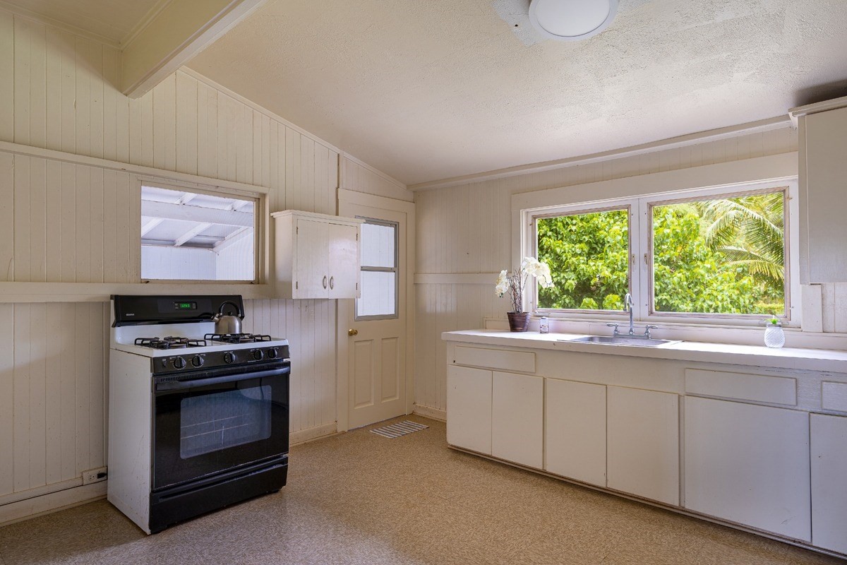 4653 Menehune Road Waimea, HI 96796 - Photo 8 of 30 Gallery Image 8
