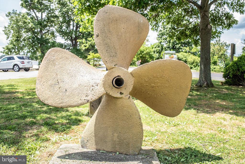 Ridge Road Colonial Beach, VA 22443 - Photo 3 of 8 a view of a garden