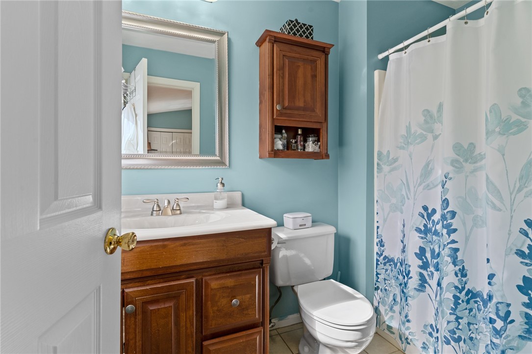 40 Eagle Drive Scituate, RI 02831 - Photo 13 of 28 Bed 1 ensuite