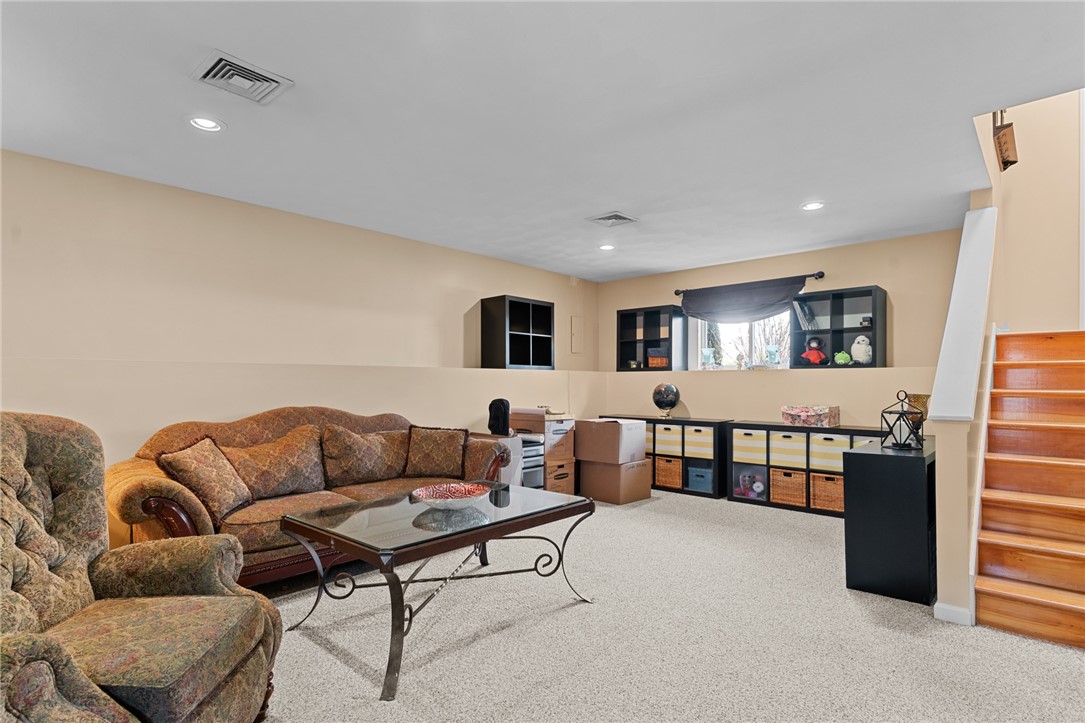 40 Eagle Drive Scituate, RI 02831 - Photo 21 of 28 familyroom