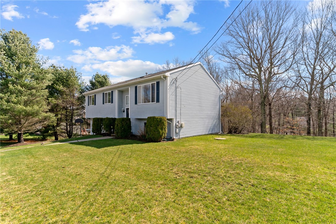 40 Eagle Drive Scituate, RI 02831 - Photo 4 of 28