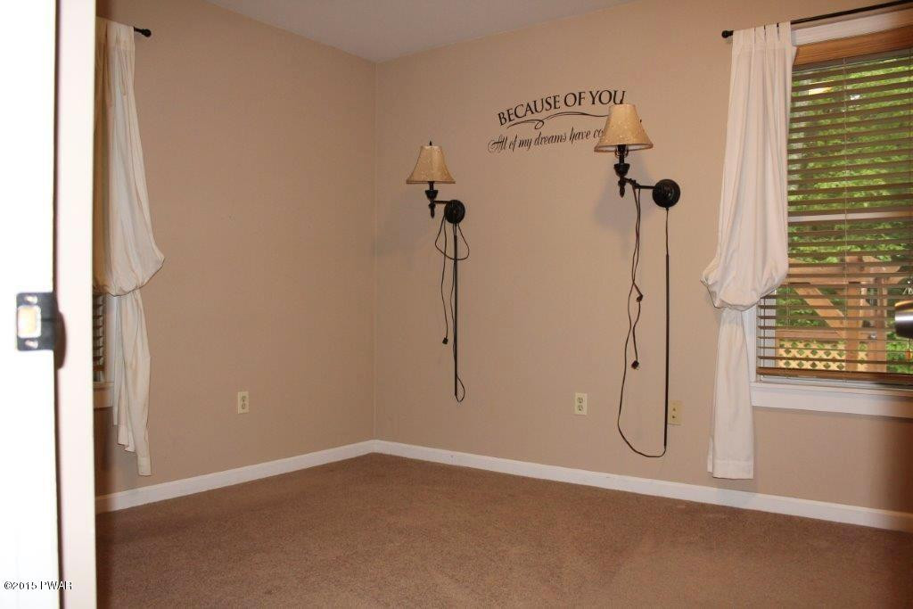126 Dirk Road Tafton, PA 18464 - Photo 16 of 27