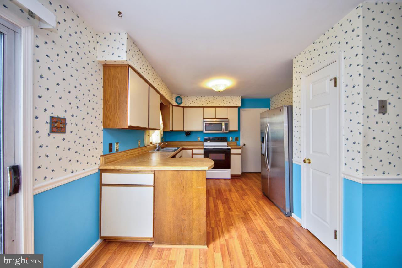 2301 Maple Road Baltimore, MD 21219 - Photo 13 of 28 Kitchen