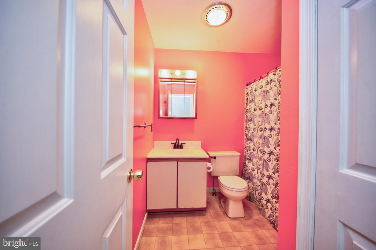 2301 Maple Road Baltimore, MD 21219 - Photo 20 of 28 2nd full bathroom on main level