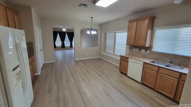 $2,200 | 26311 Presidio, Boerne, TX 78015