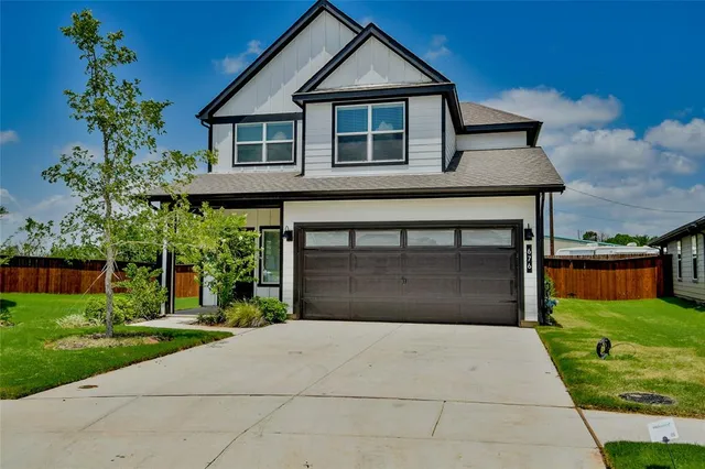 $357,750 | 676 Capstone Circle, Granbury, TX 76048