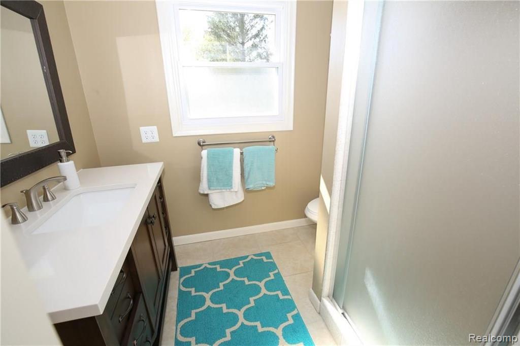 925 Bridgestone Drive Rochester Hills, MI 48309 - Photo 32 of 54
