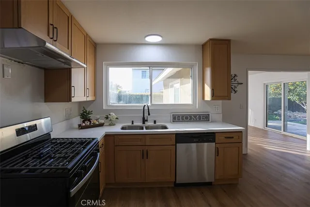 $1,329,000 | 15931 Puritan Circle, Huntington Beach, CA 92647