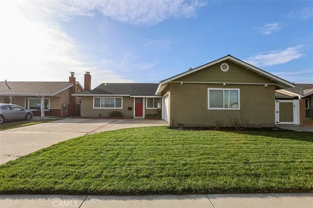 $1,329,000 | 15931 Puritan Circle, Huntington Beach, CA 92647