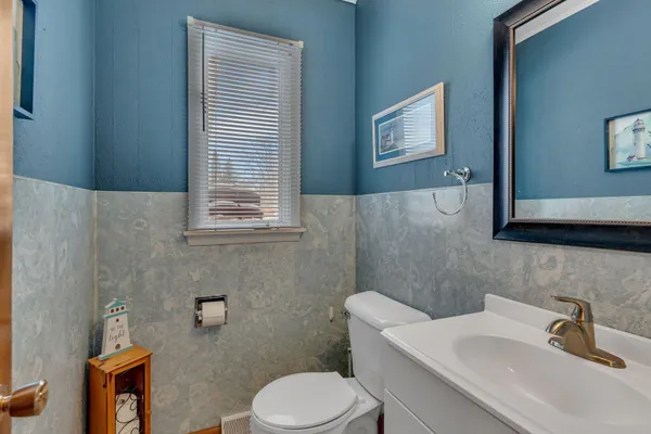 $294,900 | 1304 9th Street Southwest, Willmar, MN 56201