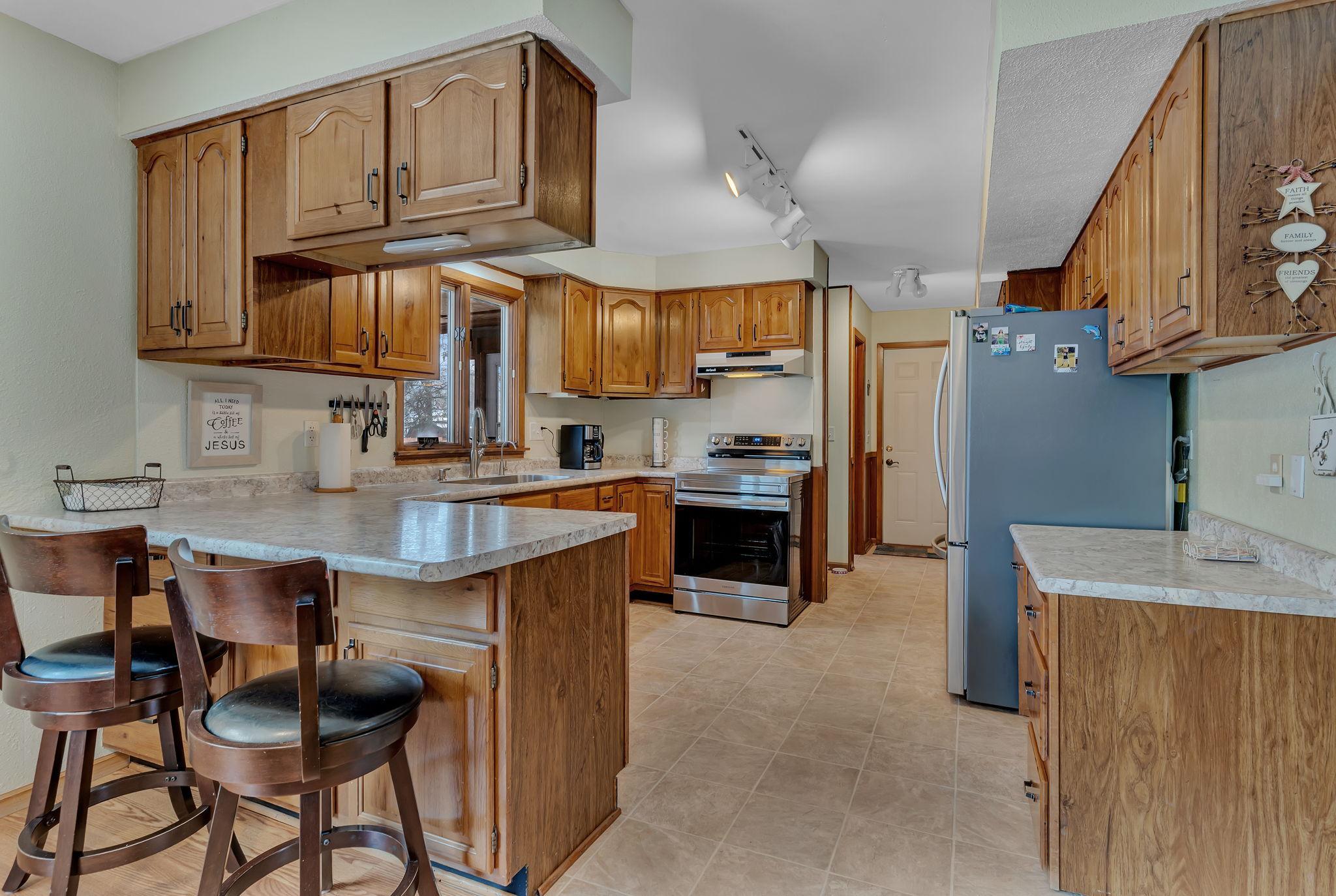 1304 9th Street Southwest Willmar, MN 56201 - Photo 7 of 43