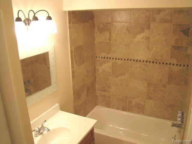 620 Quarter Street Rochester, MI 48307 - Photo 7 of 16 Bathroom.jpg