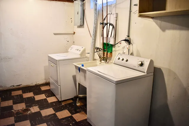 $1,425 | 9924 Woodring Street, Livonia, MI 48150