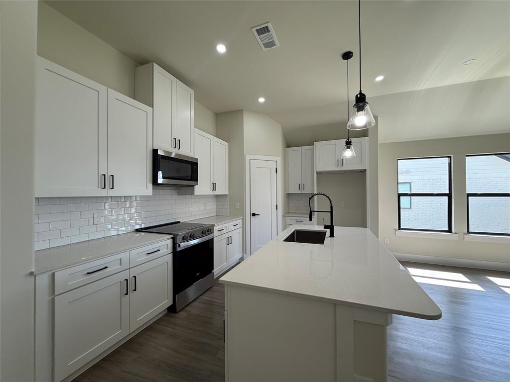 209 Reliance Road Godley, TX 76044 - Photo 6 of 19 Gallery Image 6