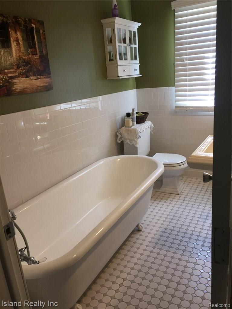 23340 Waltz Road New Boston, MI 48164 - Photo 16 of 36 IMG_3628.JPG