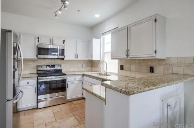 $3,050 | 18650 Caminito Cantilena, Unit 283, San Diego, CA 92128
