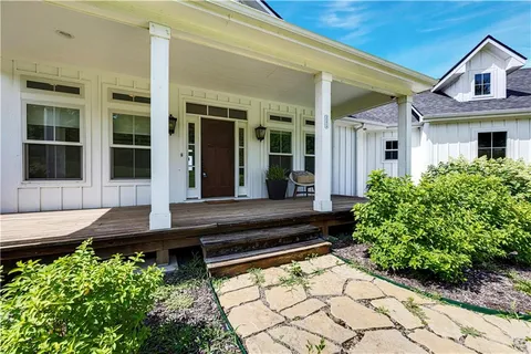 $945,000 | 30424 West 271st Street, Paola, KS 66071