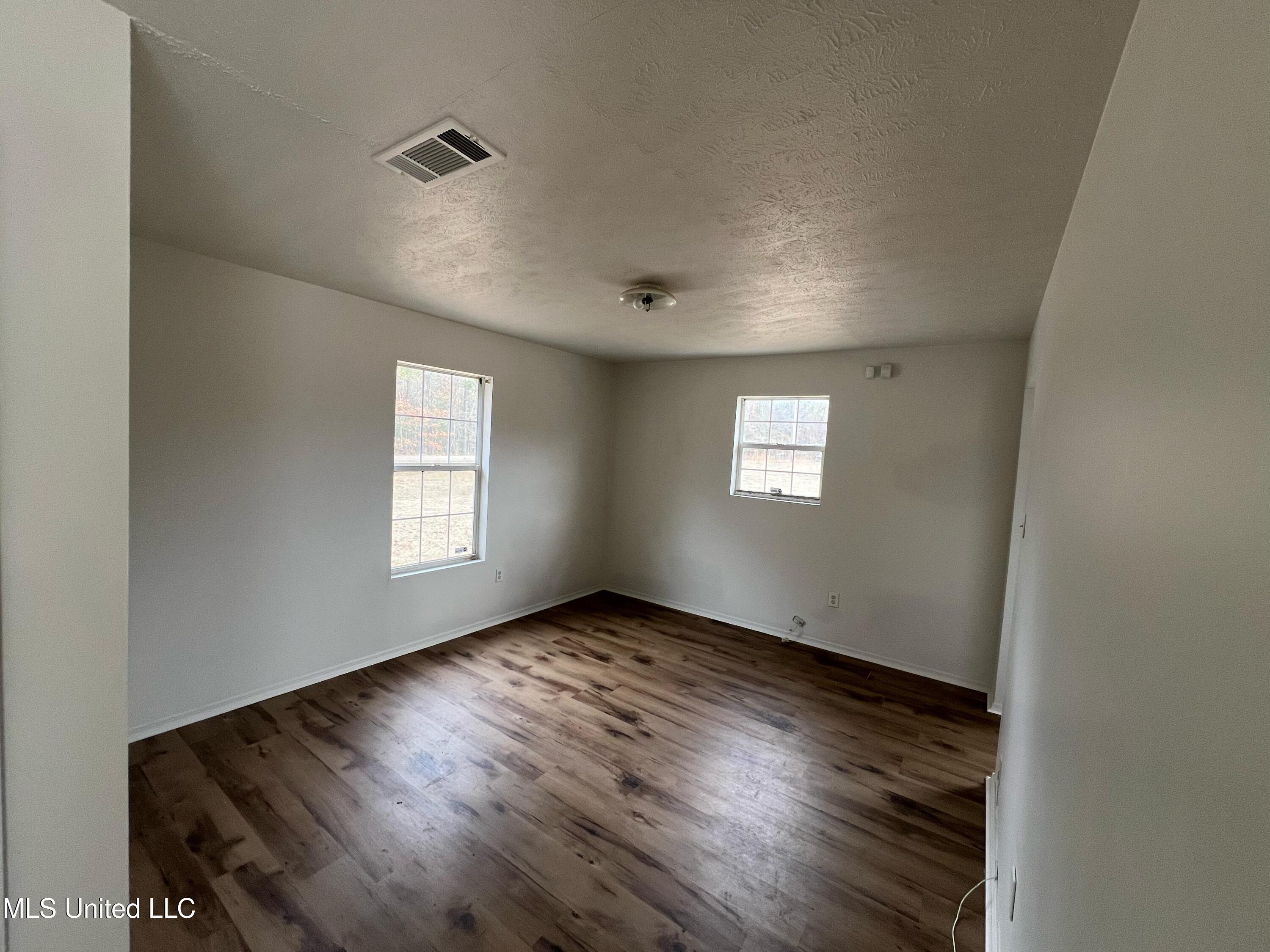 1645 Darden Road Jackson, MS 39213 - Photo 23 of 60 114c68d7-17a6-4514-8434-7532dd06f97d