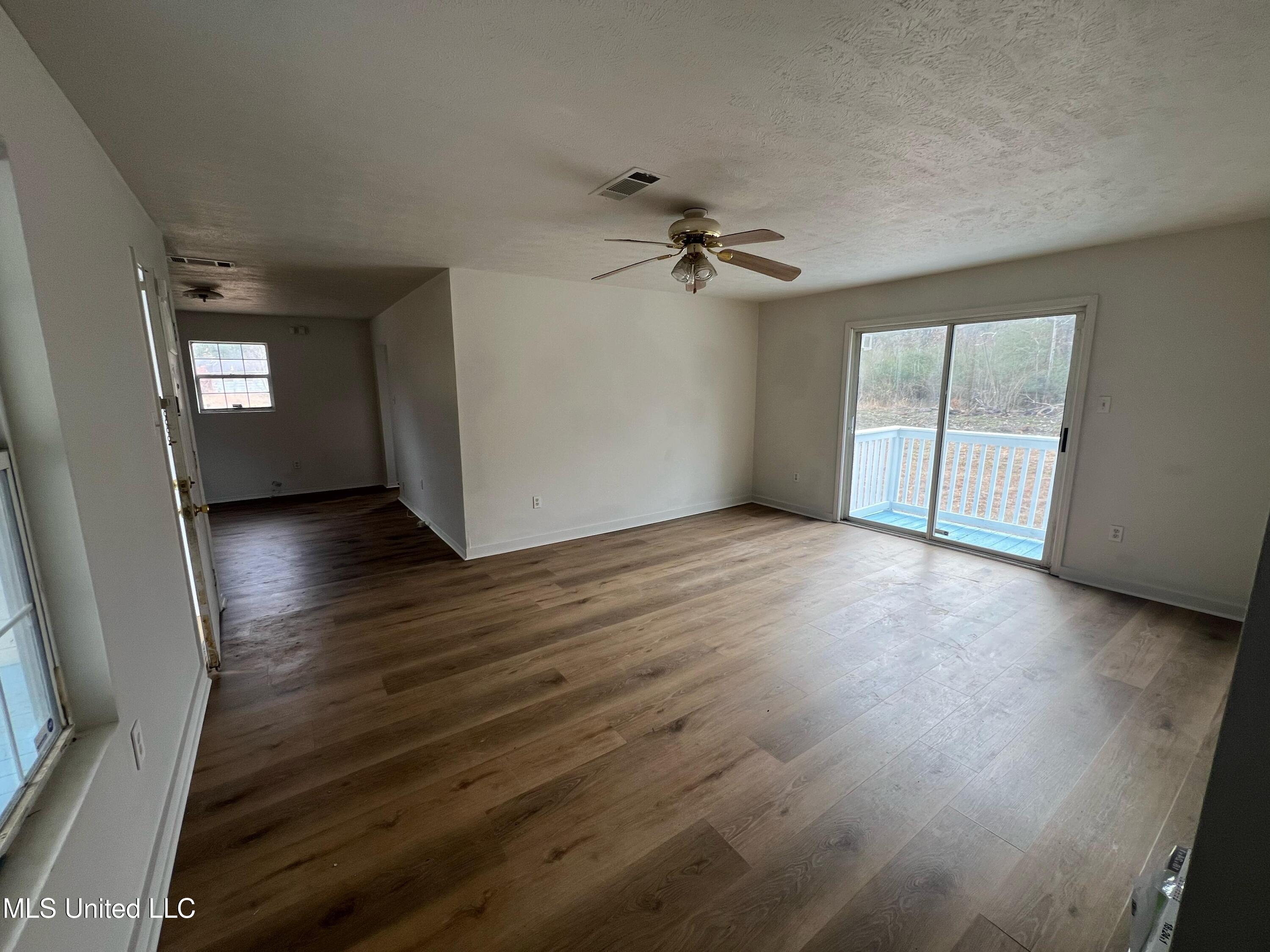 1645 Darden Road Jackson, MS 39213 - Photo 3 of 60 00b21cab-2738-4082-9f83-56ae9113044d