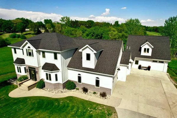 $750,000 | 1207 Martin Street South, Fergus Falls, MN 56537