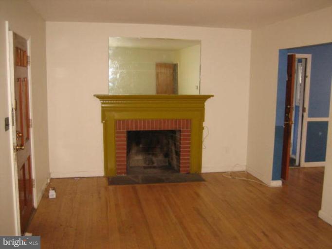 9327 Riggs Road Adelphi, MD 20783 - Photo 6 of 9 Living Room