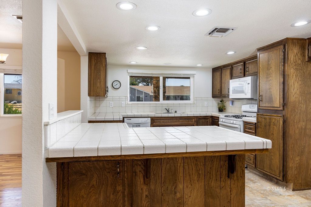 1132 South Allen Street Ridgecrest, CA 93555 - Photo 13 of 45