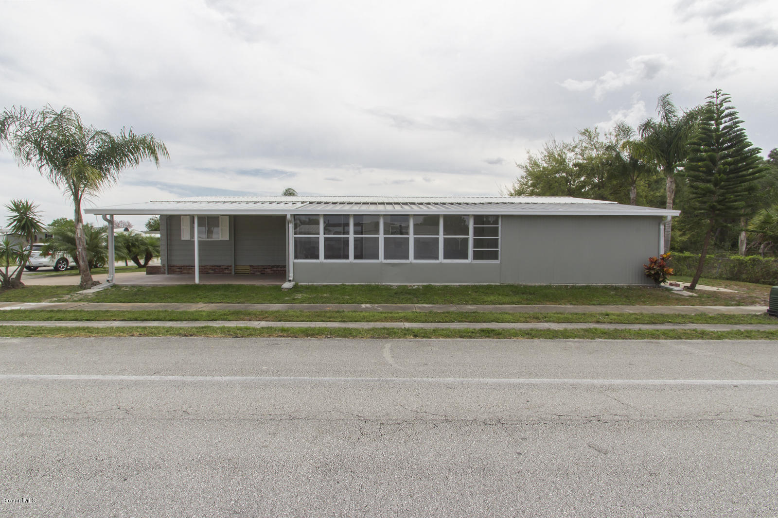 1860 Mango Street Northeast Palm Bay, FL 32905 - Photo 3 of 21 MLS - 1860 Mango St NE, Palm Bay (18)