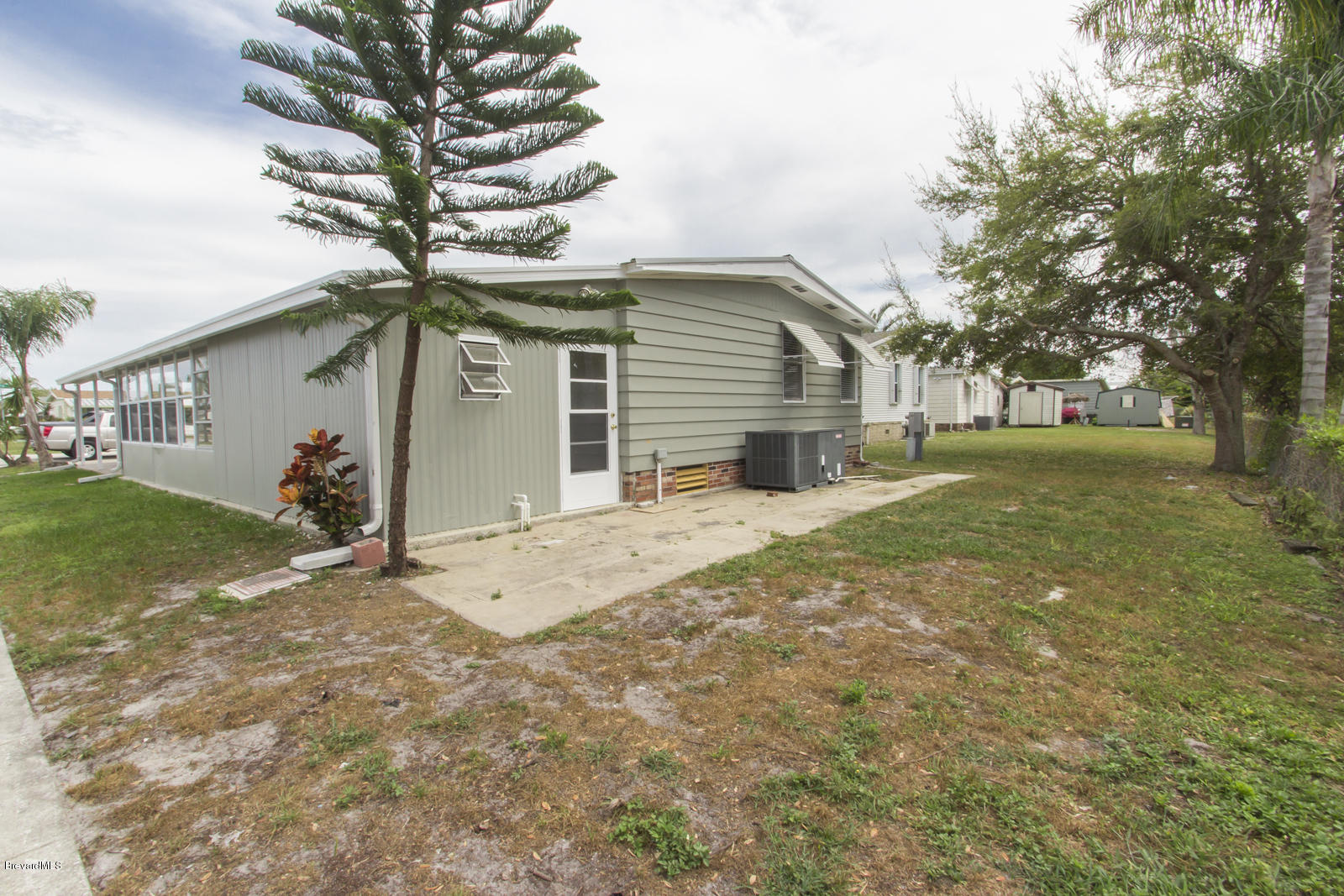 1860 Mango Street Northeast Palm Bay, FL 32905 - Photo 4 of 21 MLS - 1860 Mango St NE, Palm Bay (19)