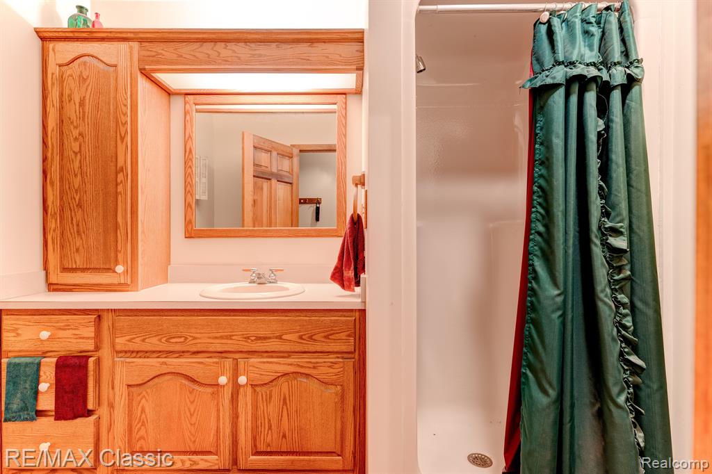 2939 Grove Street Road Standish, MI 48658 - Photo 17 of 49