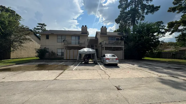 a view of backyard with a patio and entertaining space