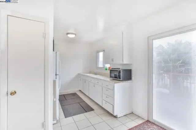 $1,799,200 | 917 Mills Avenue, San Bruno, CA 94066