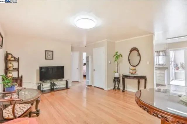 $1,799,200 | 917 Mills Avenue, San Bruno, CA 94066