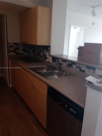 $2,425 | 1900 Van Buren Street, Unit 309B, Hollywood, FL 33020