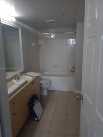 $2,425 | 1900 Van Buren Street, Unit 309B, Hollywood, FL 33020